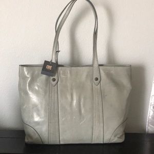 NWT Frye Melissa shopper in Fern